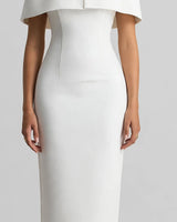 Close-up of the fitted waist seam
