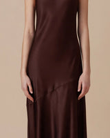 Close-up of the asymmetric bodice seam