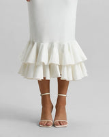 Close-up of the ruffled flounce hem