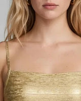 Square neckline detail
