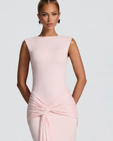 High round neckline detail