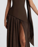 Asymmetric pointed hem detail
