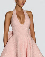 Halter deep V neckline detail