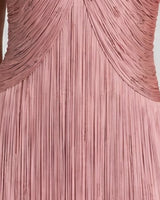 Pointed waist seam detail
