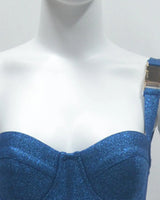 Gold buckle strap detail